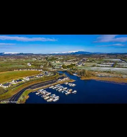 Lough Key Luxury Riverfront דירה *