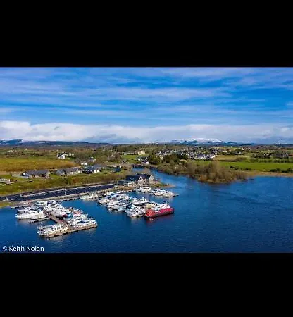 Lough Key Luxury Riverfront Appartamento