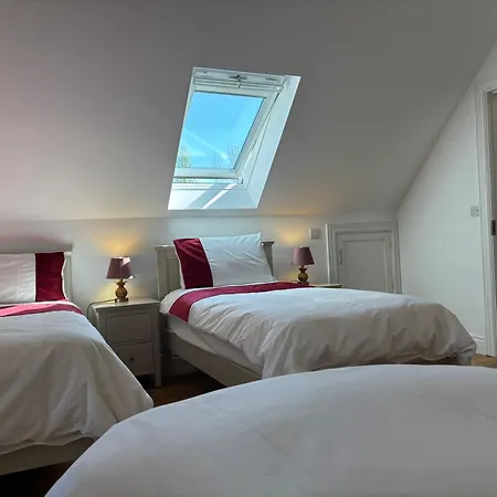 Lough Key Luxury Riverfront Lejlighed