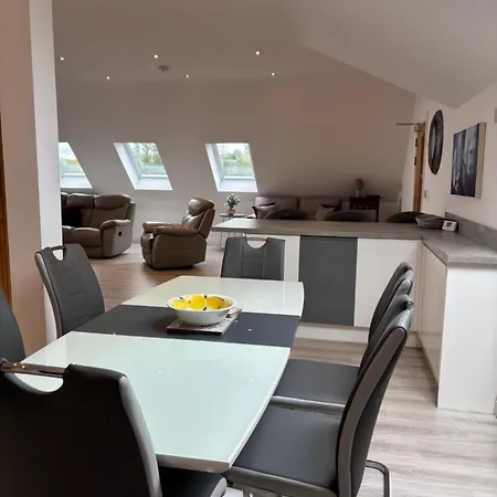 Lough Key Luxury Riverfront Appartamento Cootehall