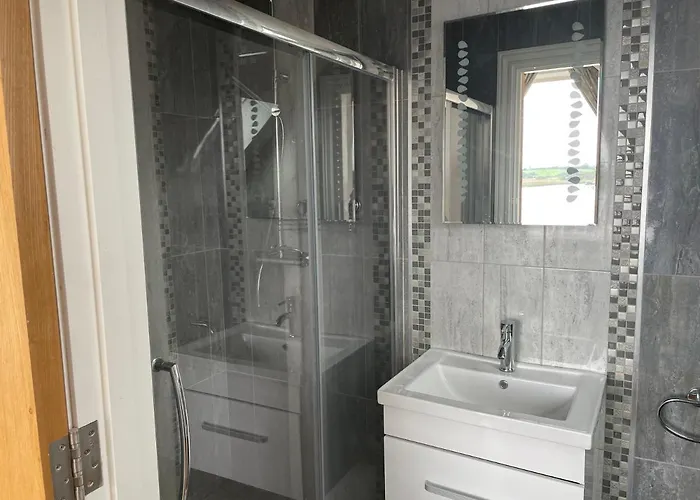 Apartman Lough Key Luxury Riverfront *