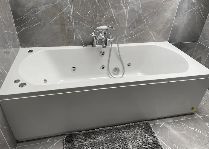 Apartman Lough Key Luxury Riverfront Cootehall