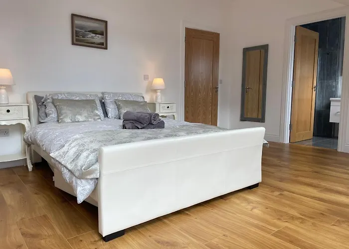 Apartman Lough Key Luxury Riverfront Cootehall