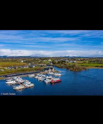 Lough Key Luxury Riverfront Apartman